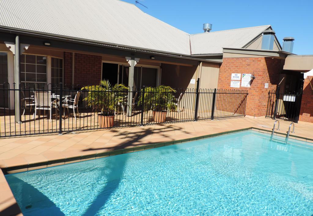 Burke & Wills Mt Isa Motel Mount Isa Exterior photo